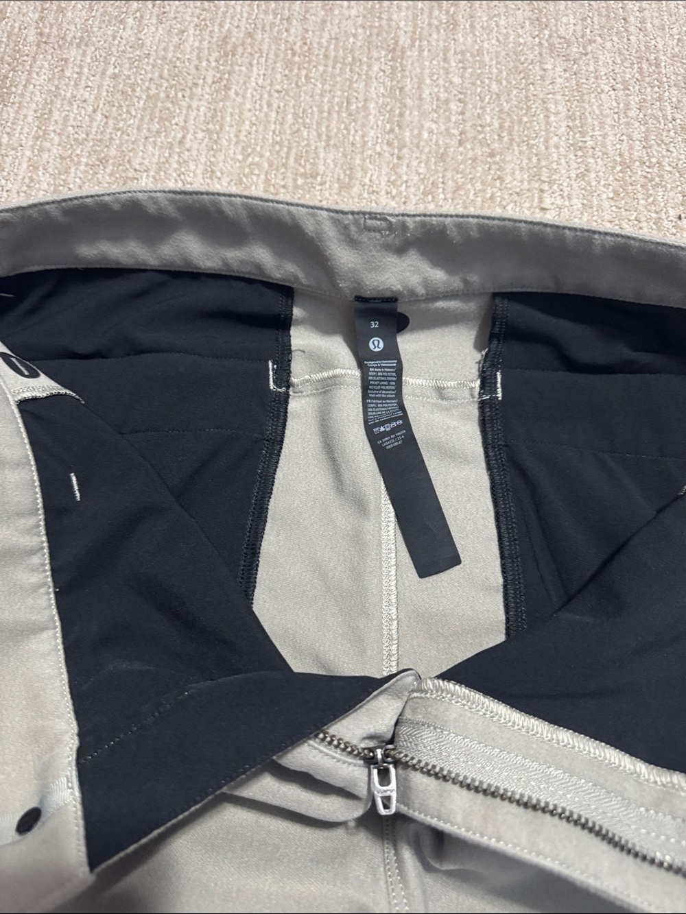 Lululemon Men's Size 31x30 Stone Utilitarian Cargo Pant - Picture 5 of 11